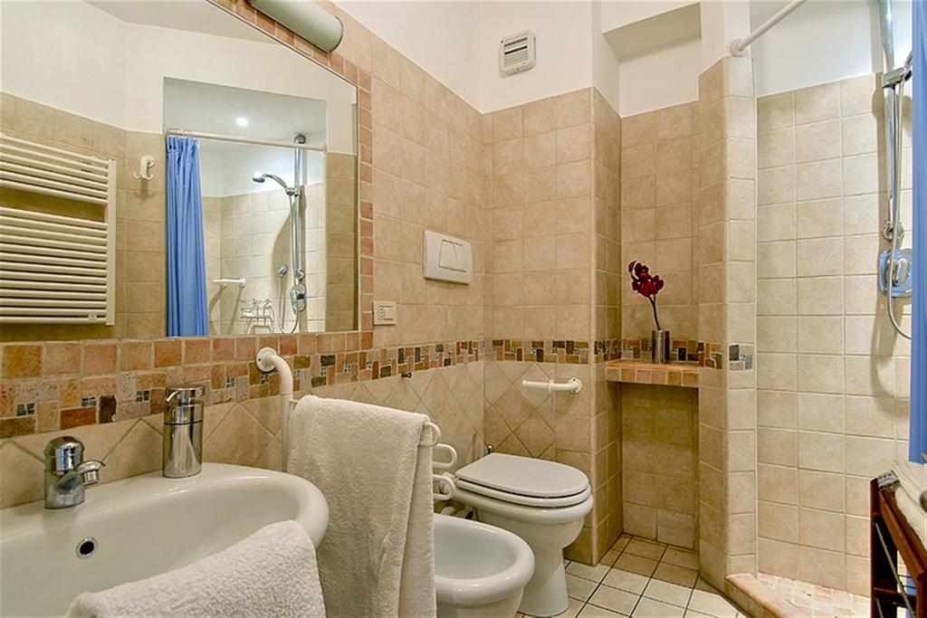 Pearl Suite Rome Room photo
