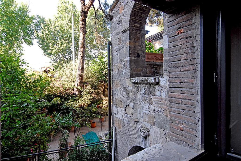 Pearl Suite Rome Room photo